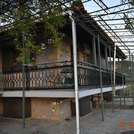 Ouranias Studios كارداميلي المظهر الخارجي الصورة