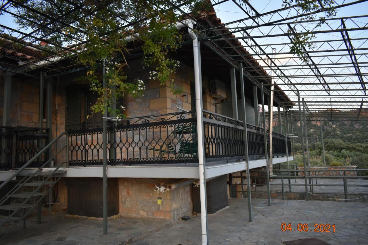 Ouranias Studios كارداميلي المظهر الخارجي الصورة