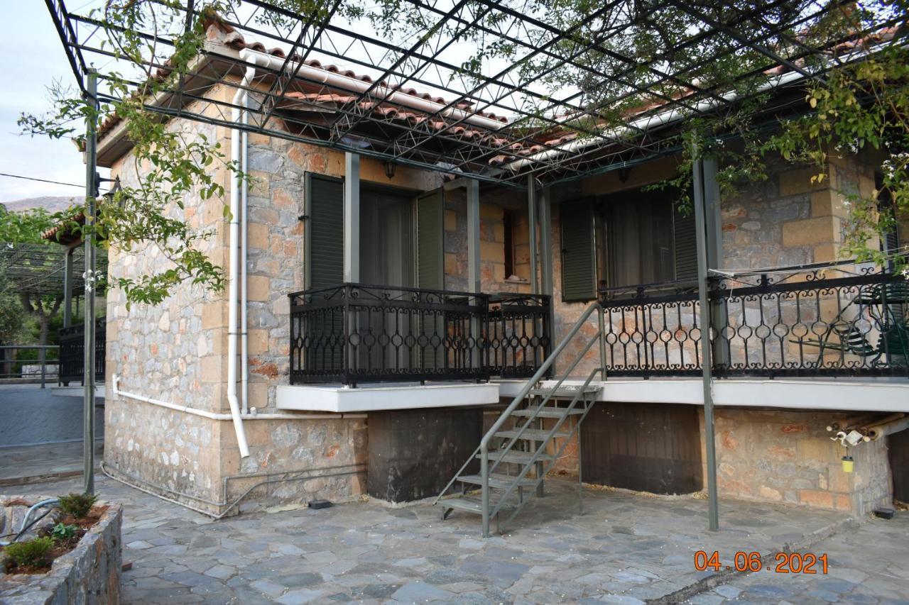 Ouranias Studios كارداميلي المظهر الخارجي الصورة