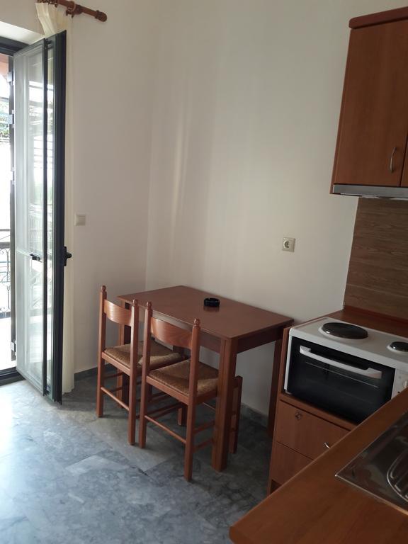 Ouranias Studios كارداميلي المظهر الخارجي الصورة