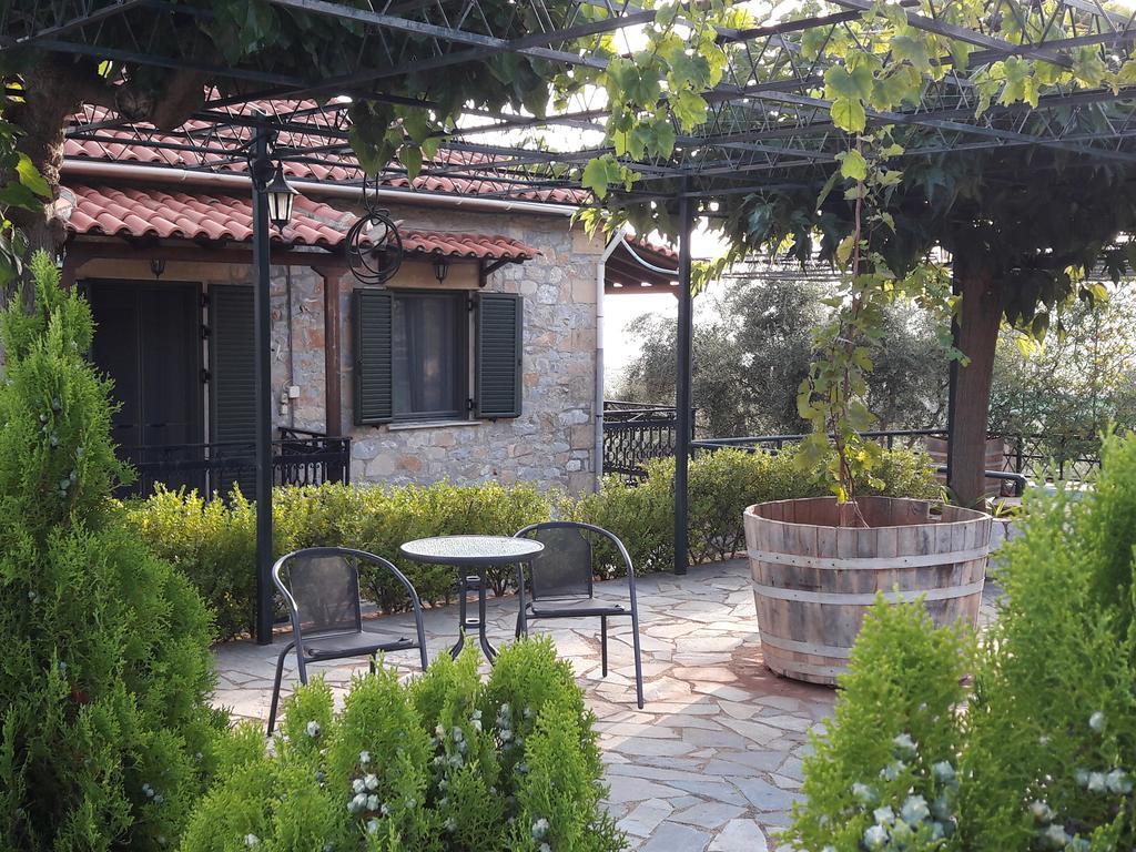 Ouranias Studios كارداميلي المظهر الخارجي الصورة