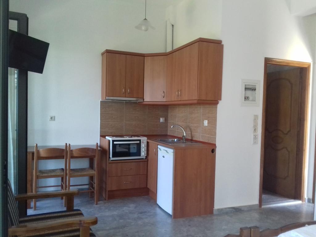 Ouranias Studios كارداميلي المظهر الخارجي الصورة