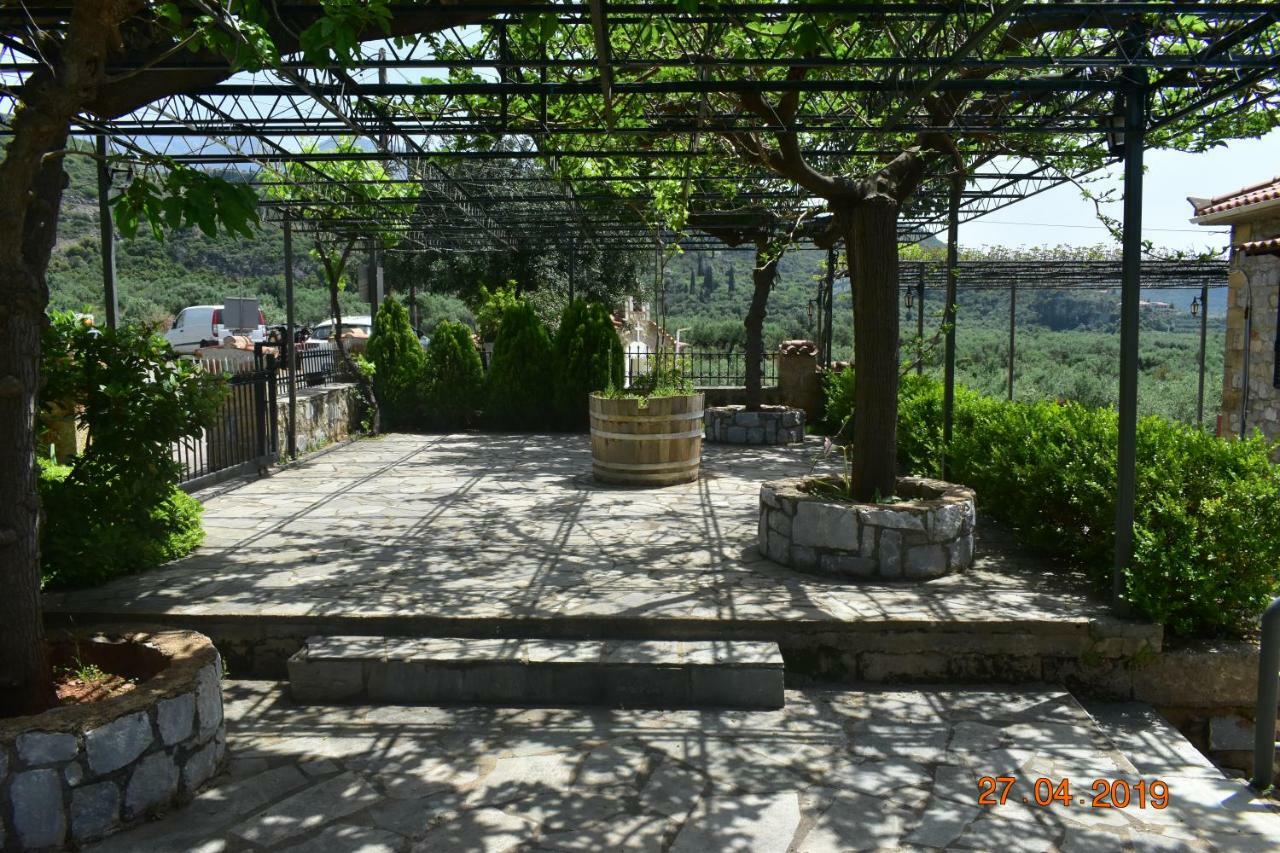 Ouranias Studios كارداميلي المظهر الخارجي الصورة